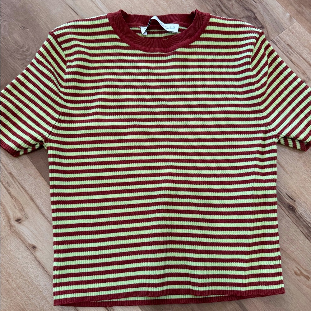 Zara size Medium knit crop top short sleeve